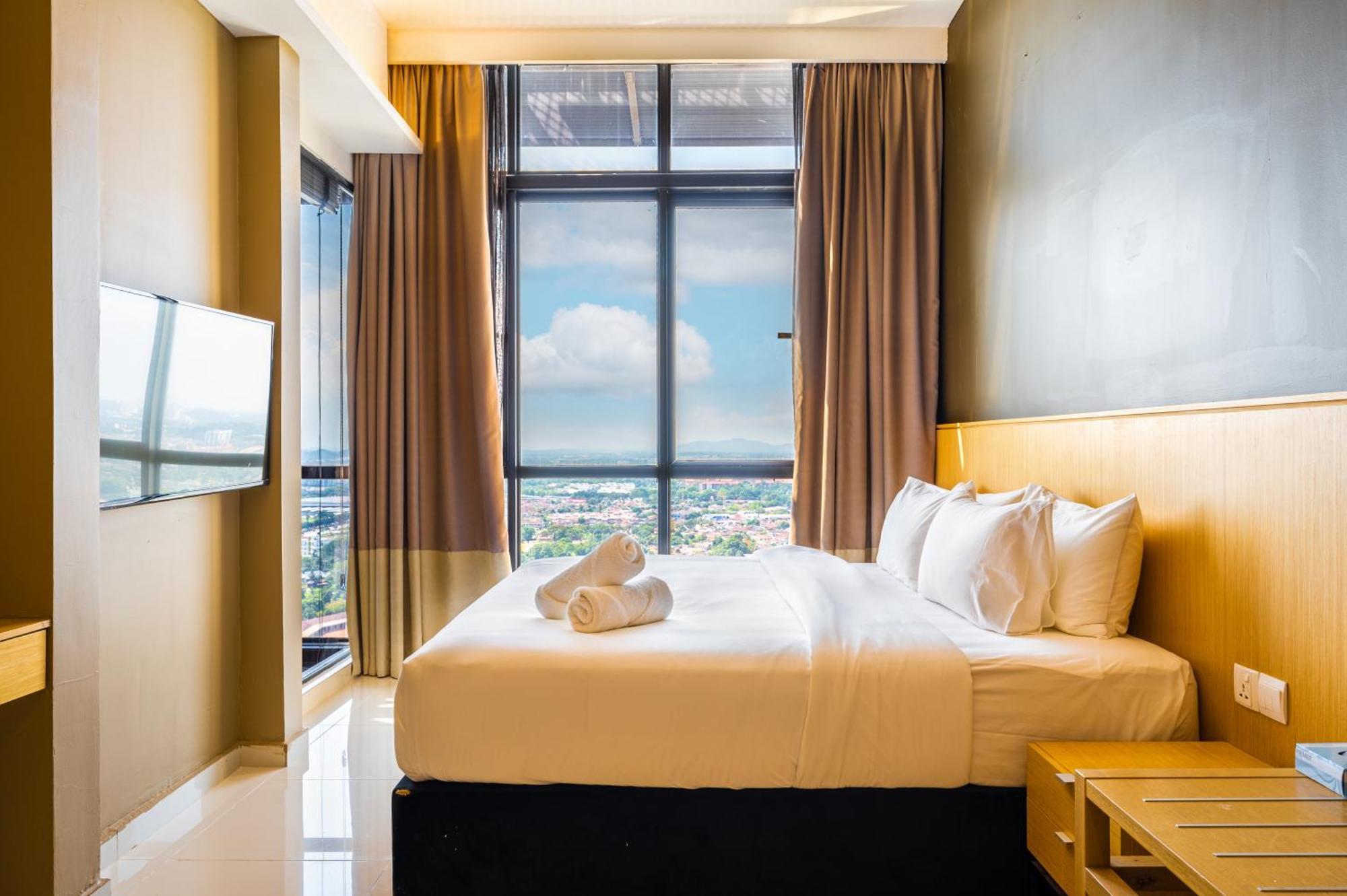 Greystone 99 Suites Малакка Экстерьер фото