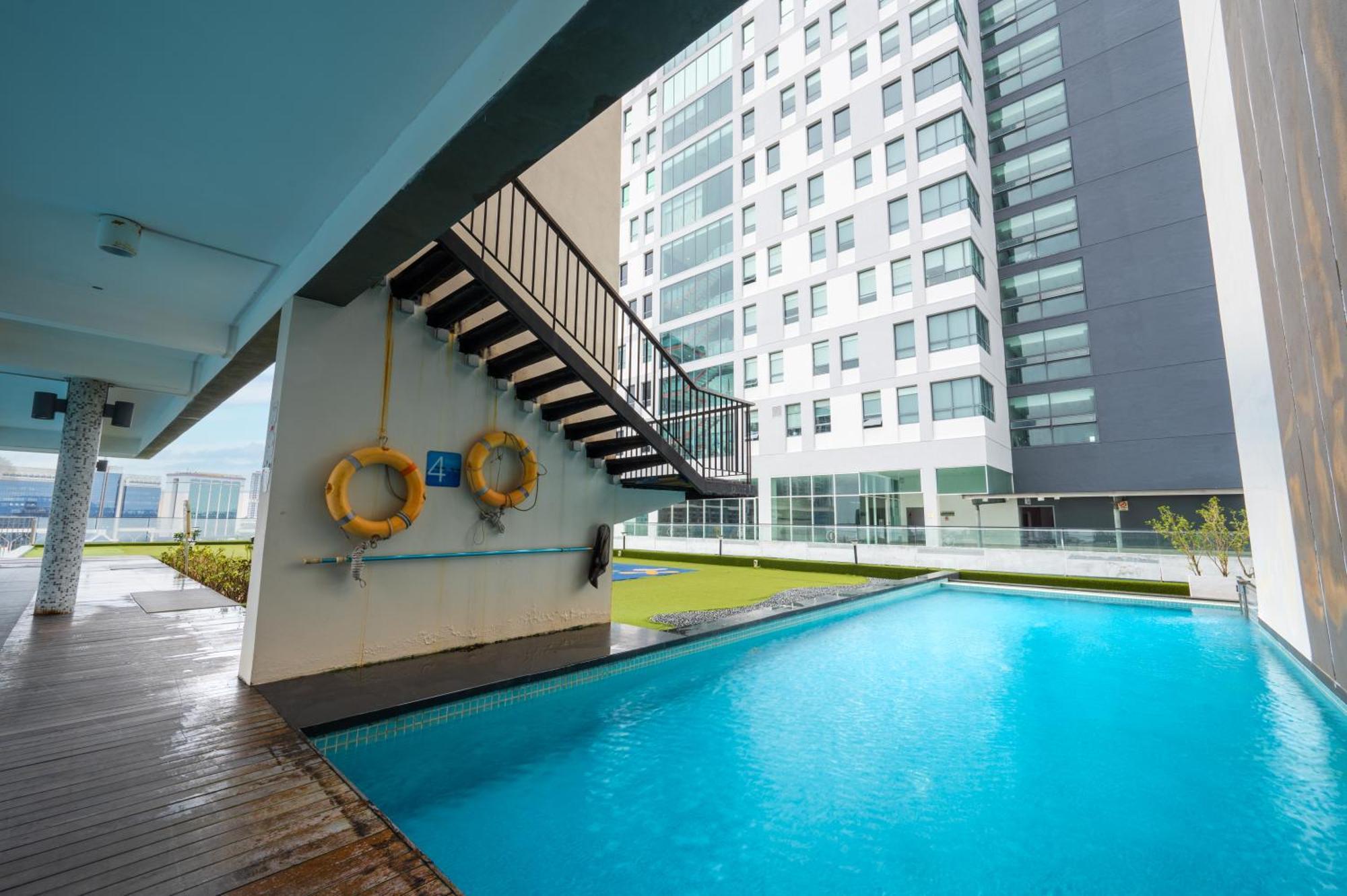 Greystone 99 Suites Малакка Экстерьер фото
