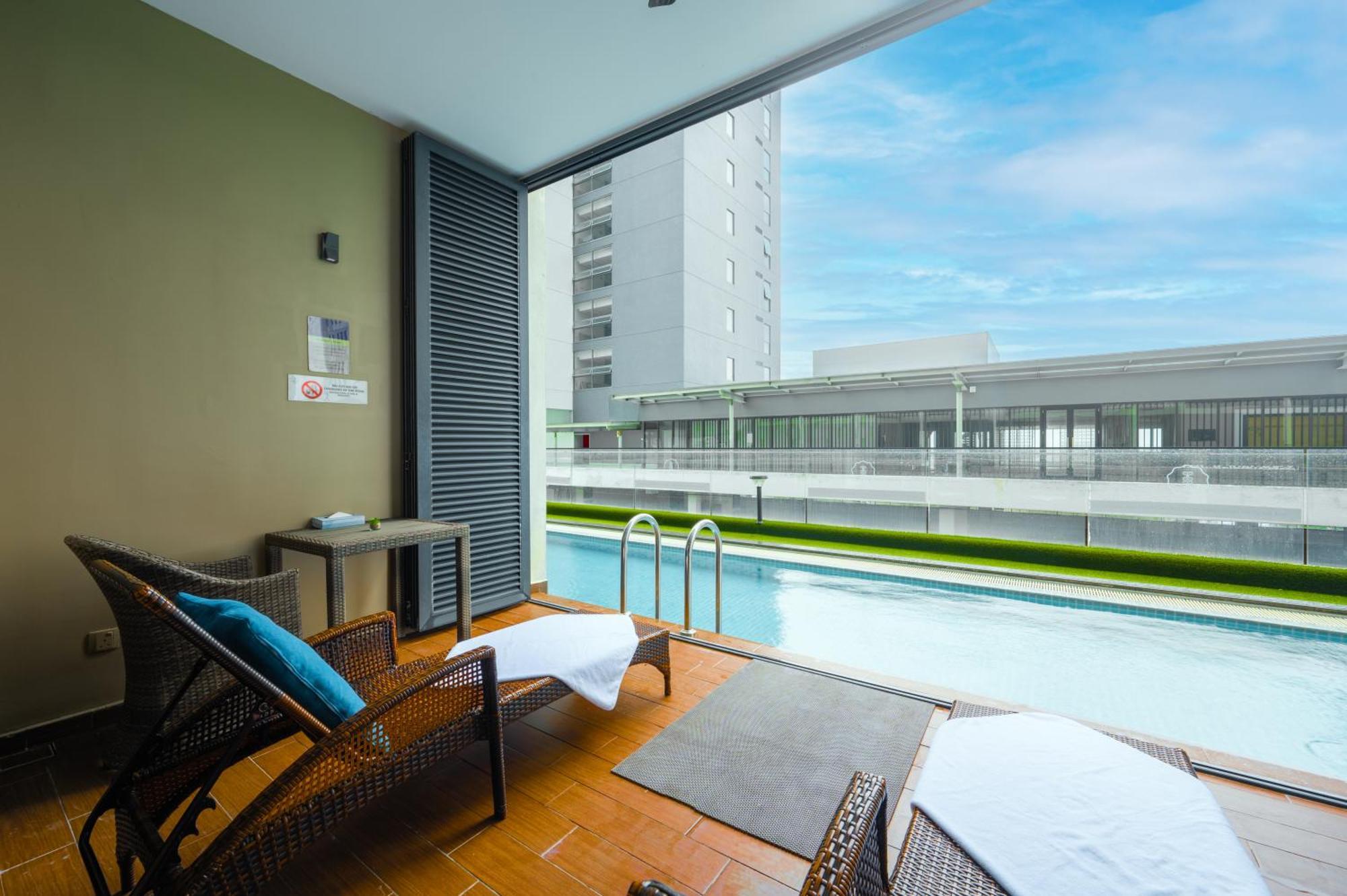 Greystone 99 Suites Малакка Экстерьер фото
